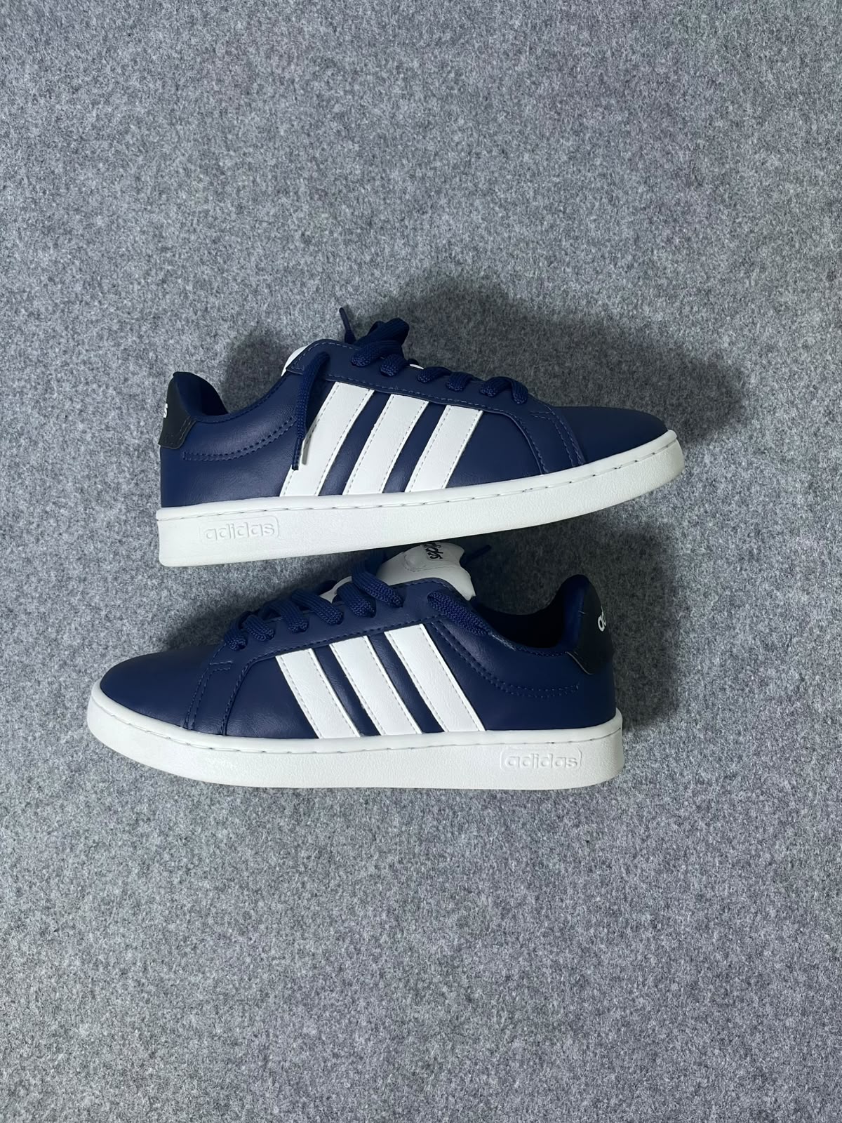 Sneaker Navy Listrado