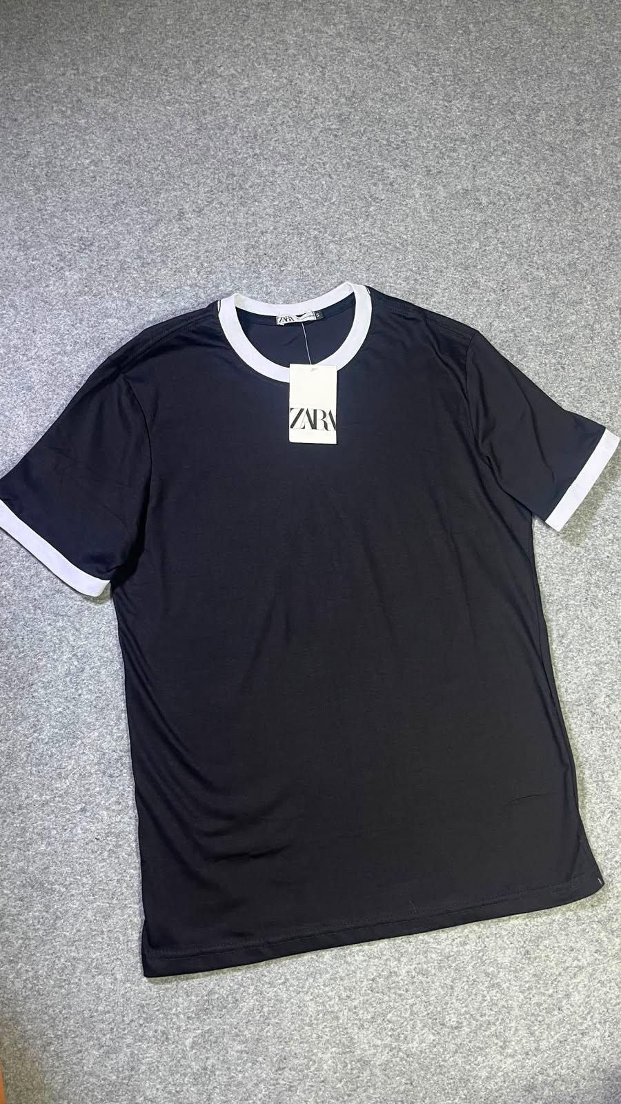 Camiseta Zara ringer preta estendida